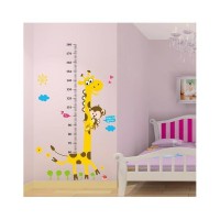 Régua de parede com desenho de girafa